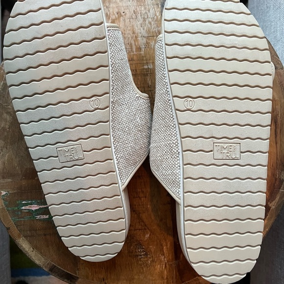 Sandals - Picture 3 of 5